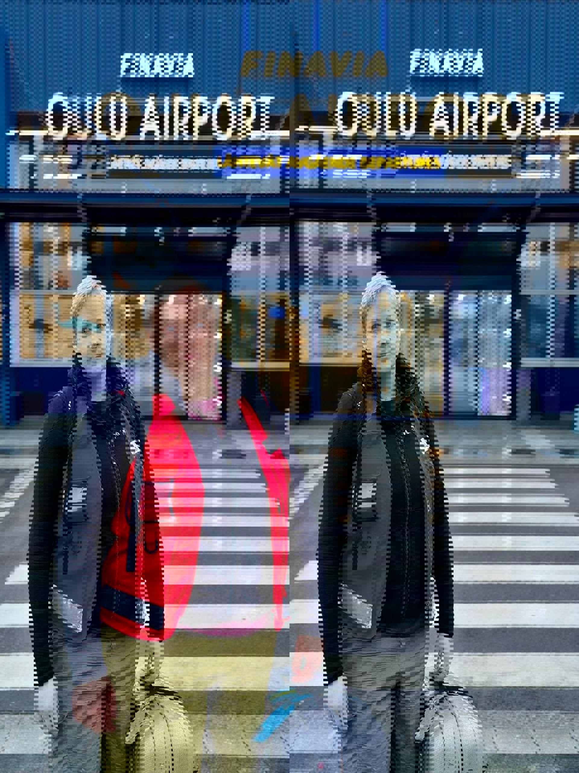 Suomen Punaisen Ristin avustustyöntekijä Anni Walli Oulun lentokentällä.